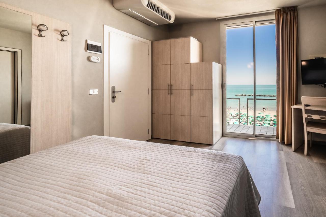 Hotel Columbia Bellaria-Igea Marina Exterior photo